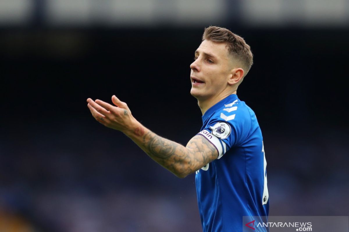 Lucas Digne terancam absen panjang bela Everton karena cedera