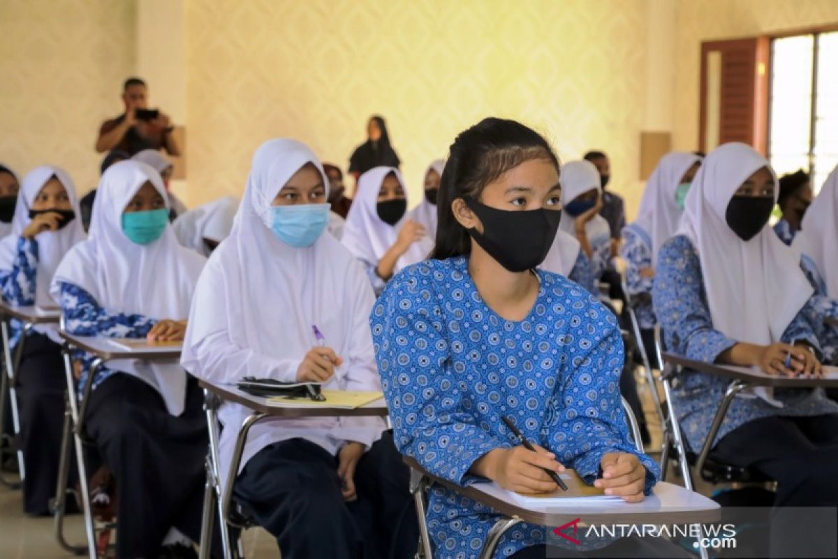 ANTARA latih pelajar SMP di Aceh Barat kenali hoaks dan ilmu jurnalistik
