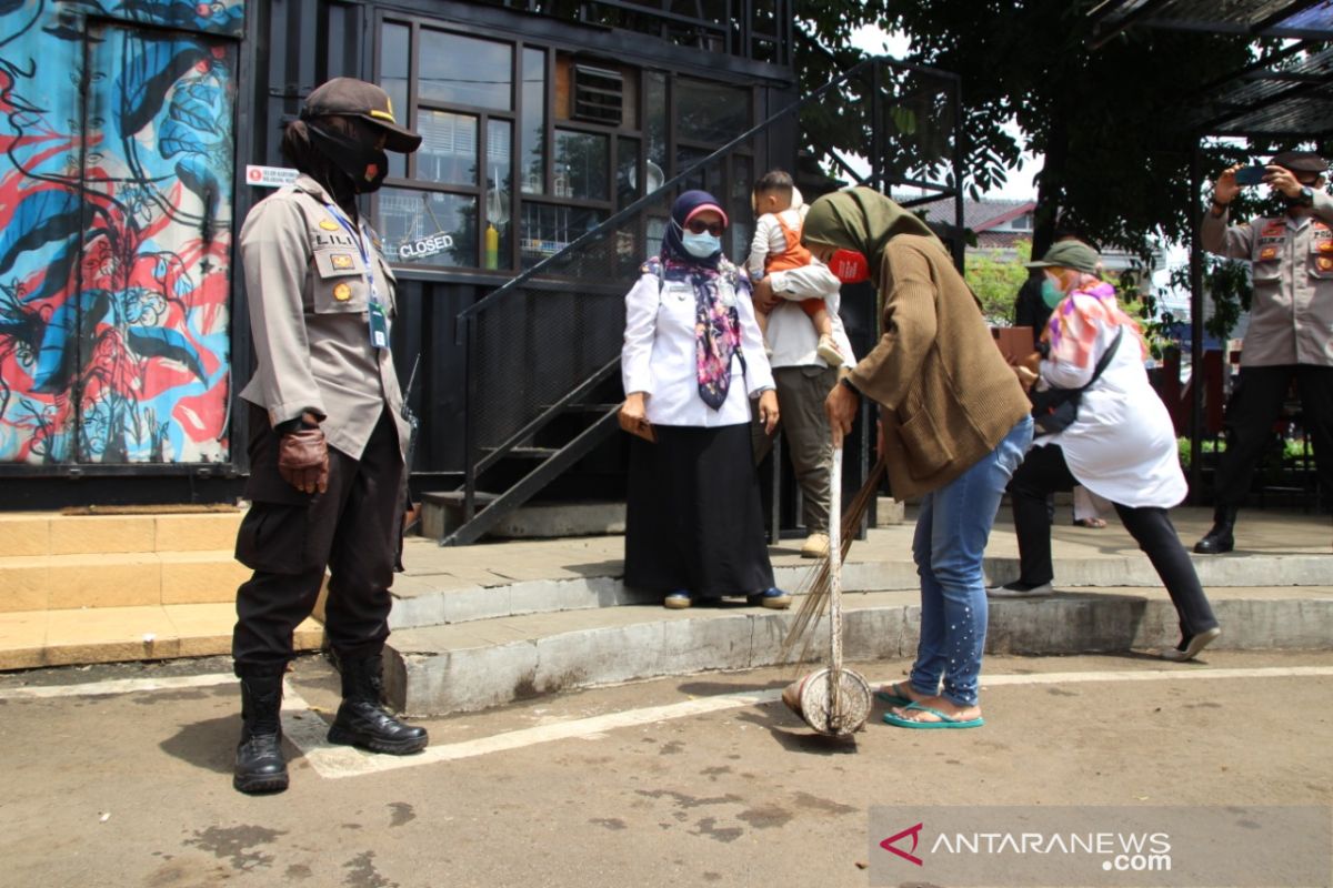 Penambahan kasus COVID-19 harian Kota Bandung tembus rekor tertinggi