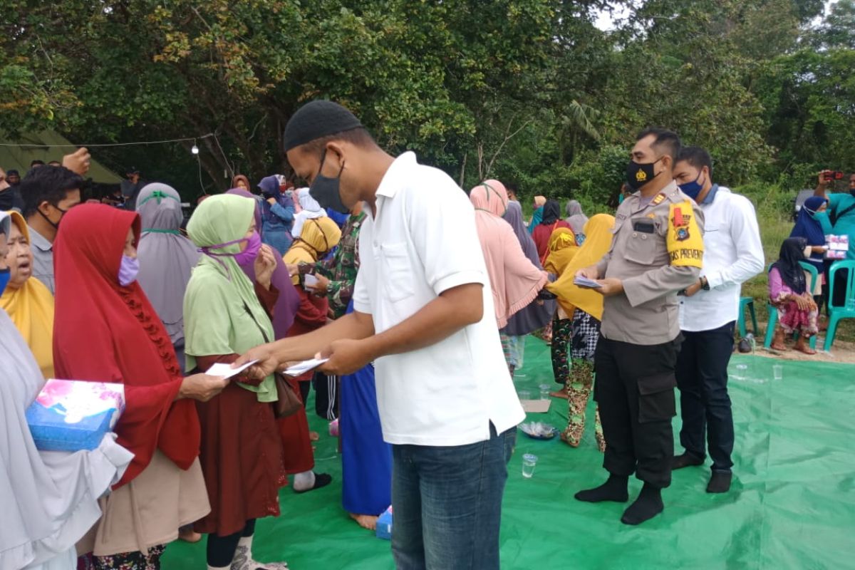 PT Timah santuni anak yatim dan lansia di Bangka Barat