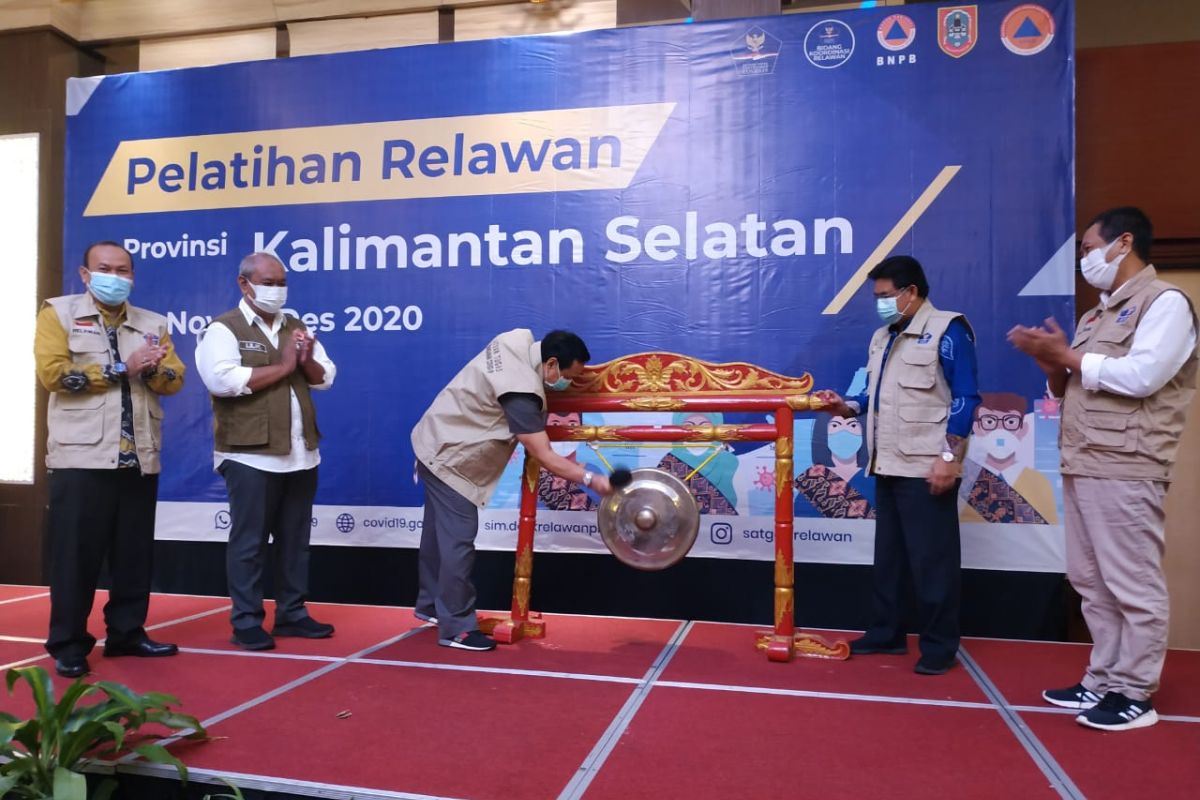 Plt Gubernur hadiri latihan seribu relawan pencegahan COVID-19