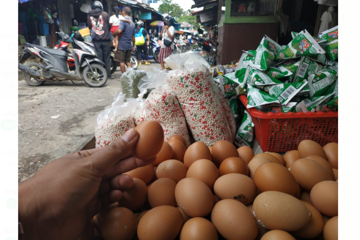 Bupati Fransiskus cek stok dan harga sembako di pasar