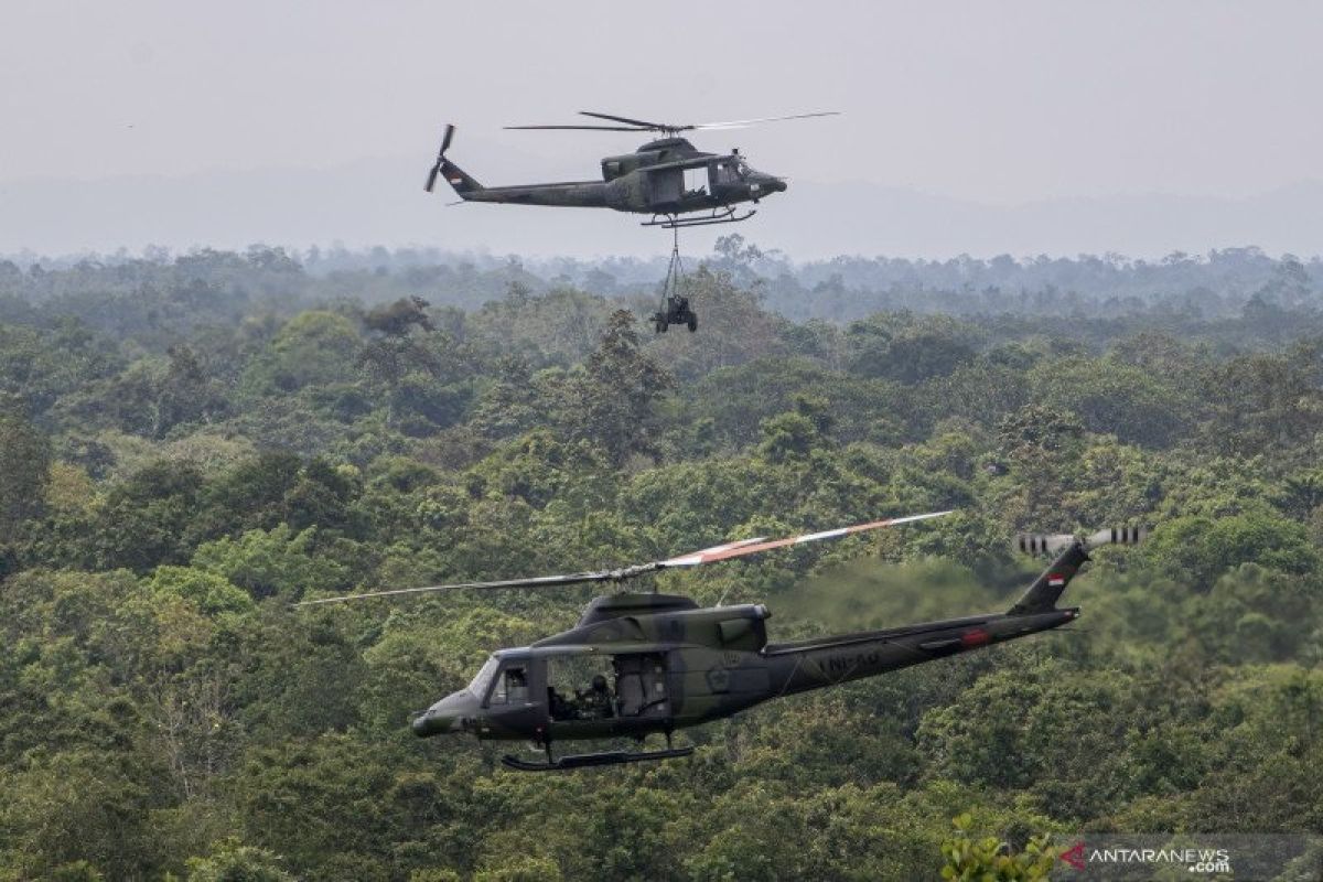 Helikopter dari Penerbad evakuasi jenazah nakes Gabriela Meilan dari Kiwirok