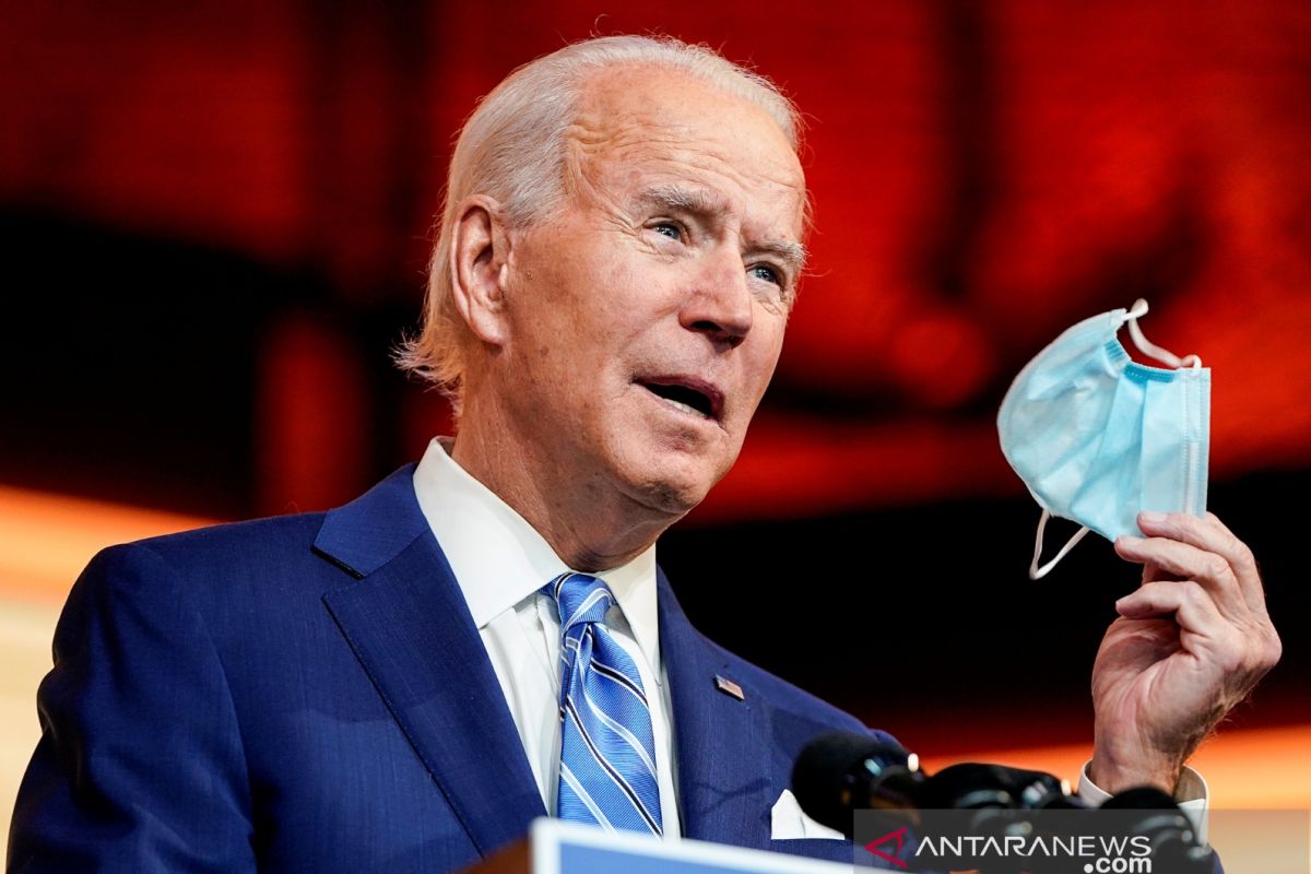 Kaki Joe Biden terkilir saat bermain dengan anjing