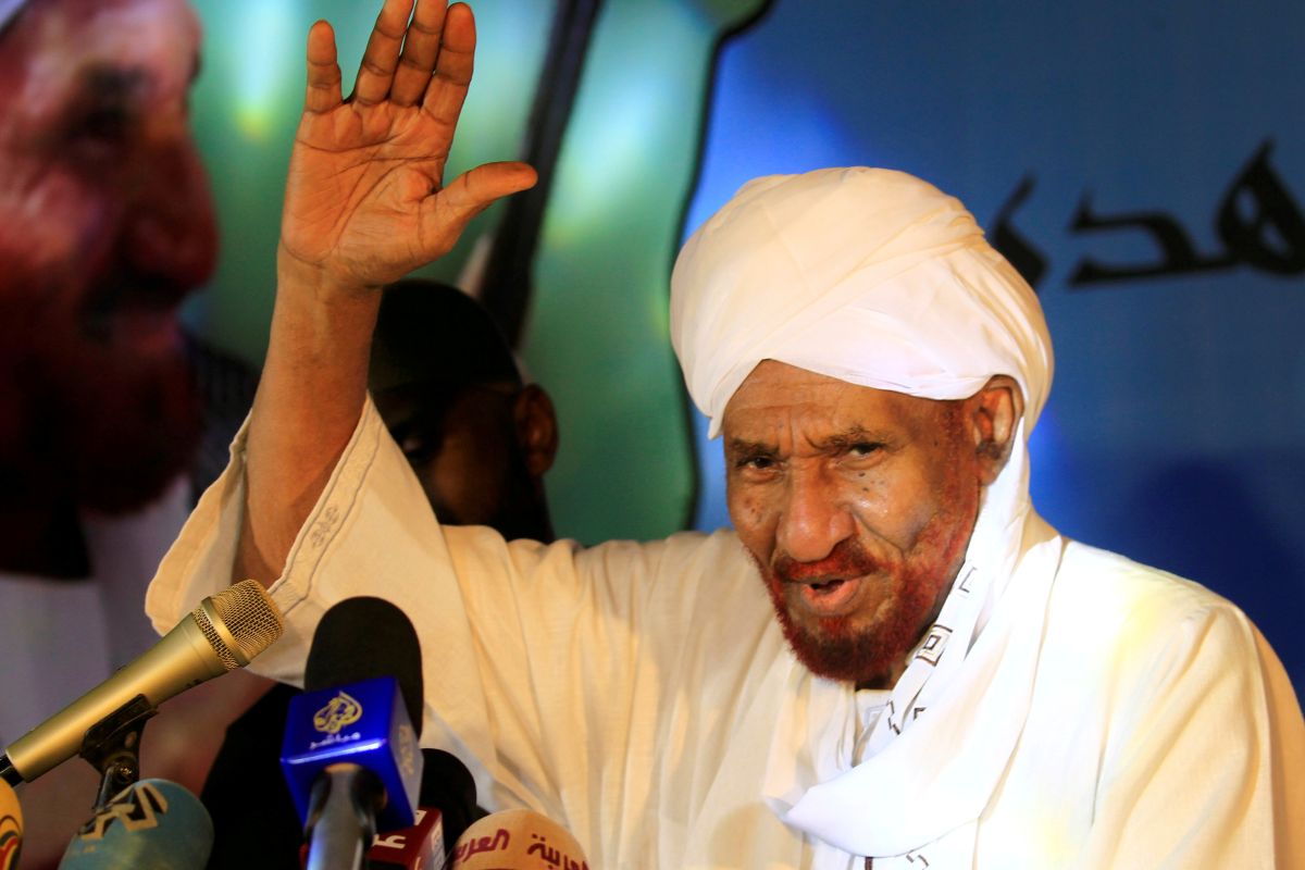 Mantan PM Sudan Sadiq al-Mahdi meninggal karena  terinfeksi COVID-19