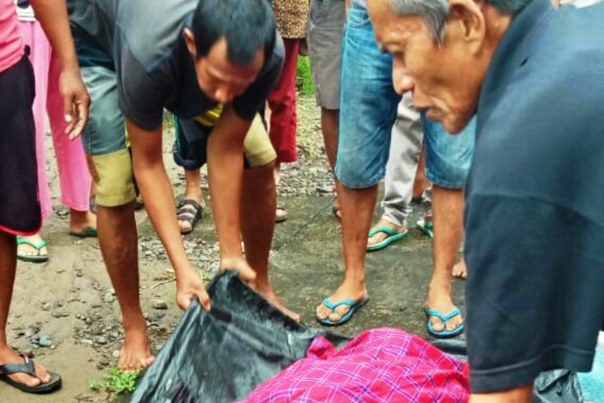 Warga Pariaman ditemukan terdampar tidak bernyawa di pantai