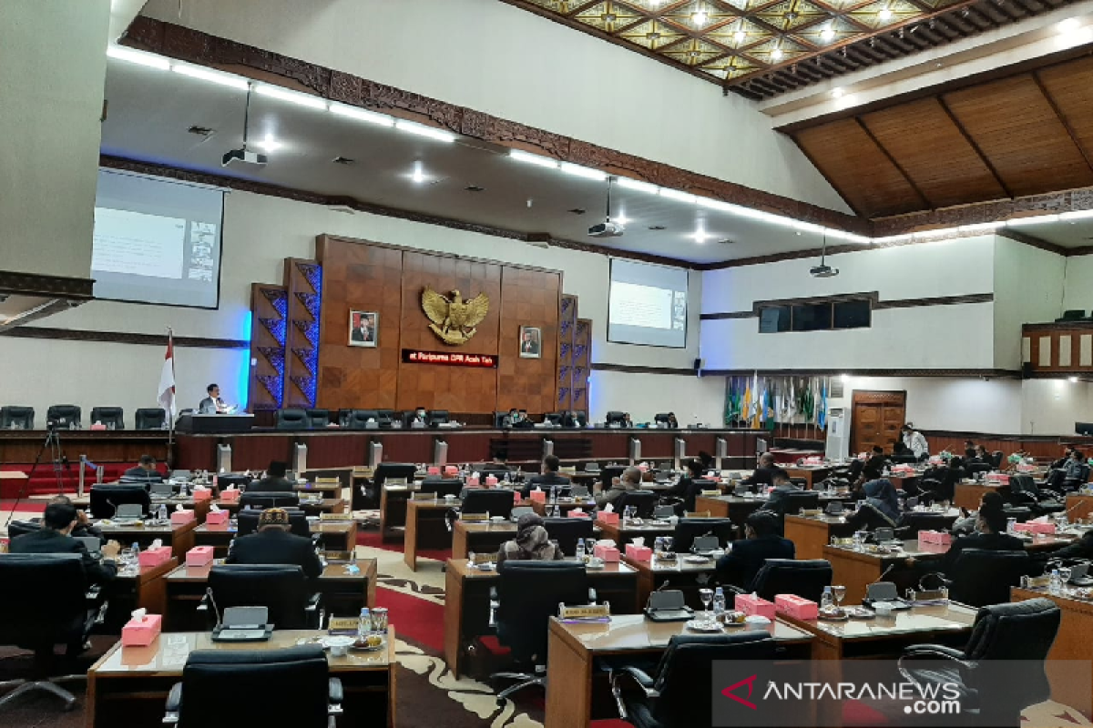 DPRA minta Pemerintah Aceh selesaikan permasalahan ekonomi