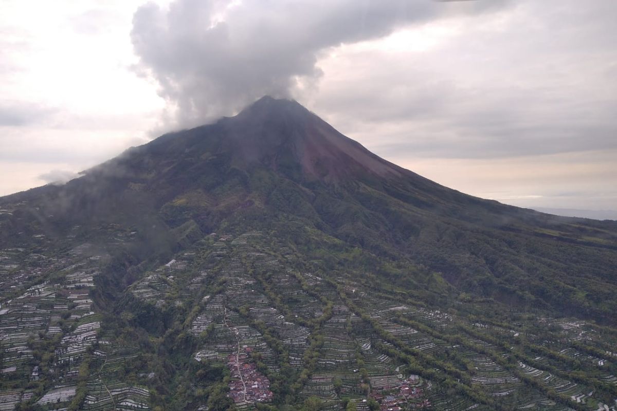 BPBD DIY menemukan banyak longsoran baru di puncak Merapi