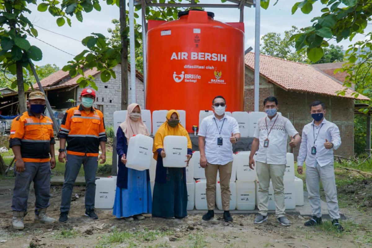 BRILife-Baznas salurkan penampungan air bersih di Gunung Kidul