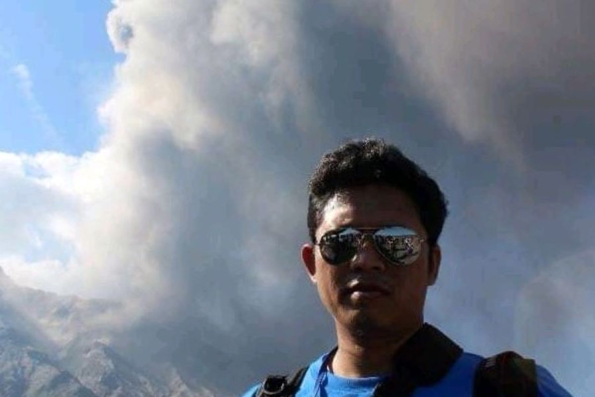 Warga diimbau tak beraktivitas di sekitar Gunung Lewotolok