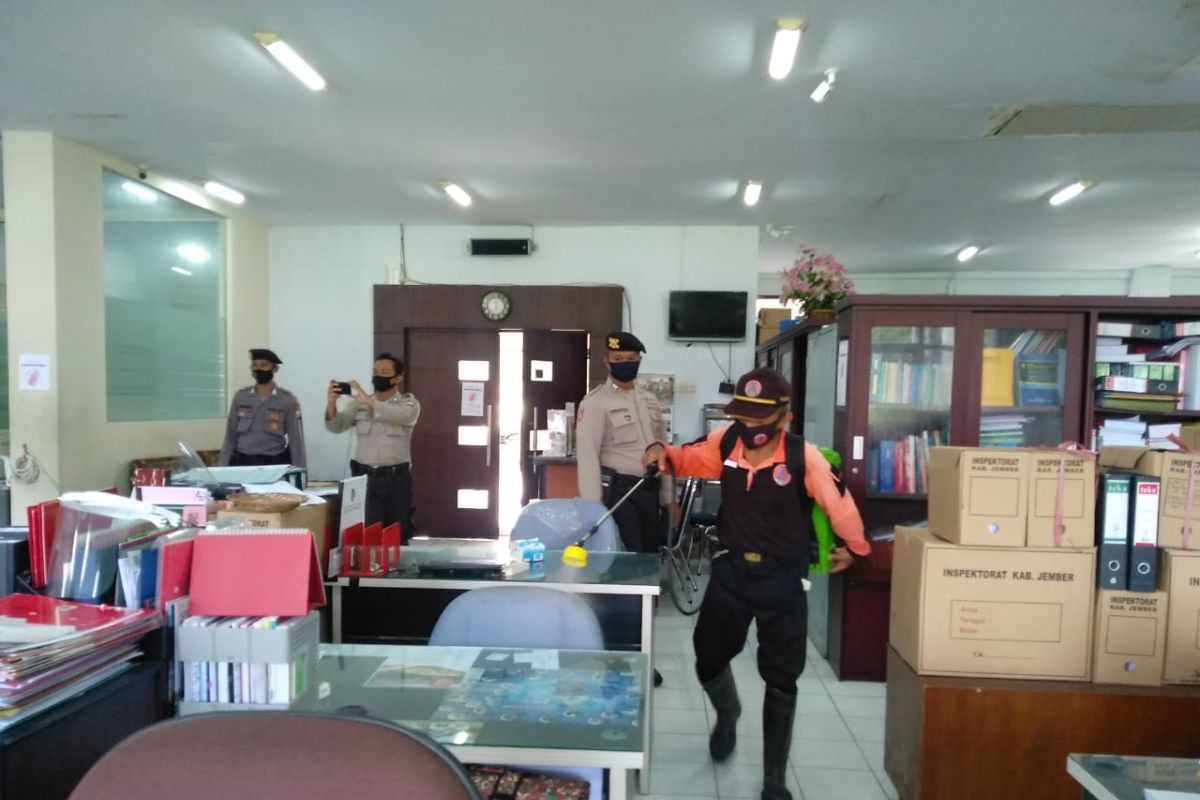 Kantor Dinkes Jember ditutup sementara setelah tiga pegawai terpapar COVID-19