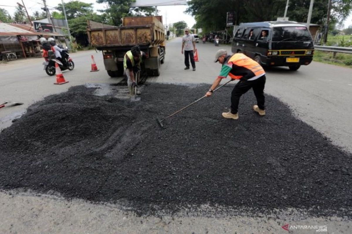 Kemandirian  aspal oleh BUMN karya dinilai penting bagi konstruksi tol