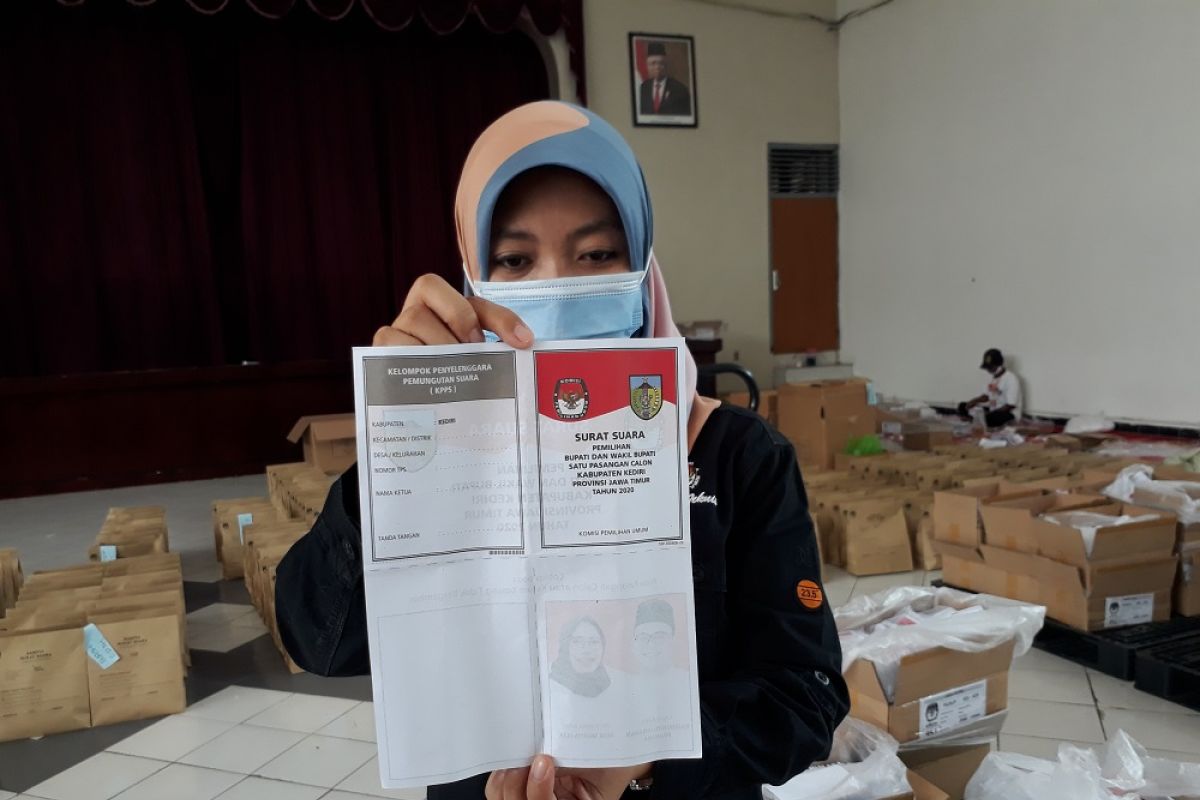 KPU Kabupaten Kediri amankan surat suara rusak saat disortir