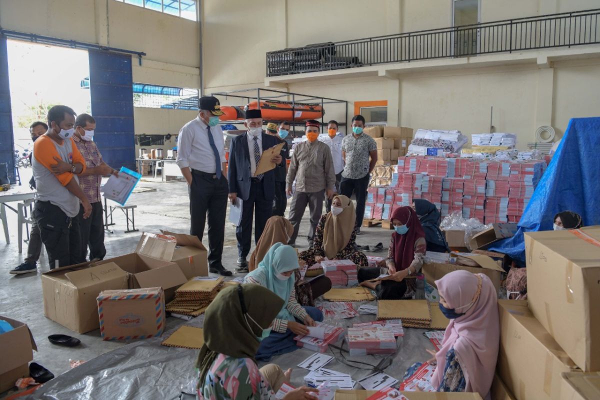 Gubernur Aceh tinjau pegepakan logistik Gemas