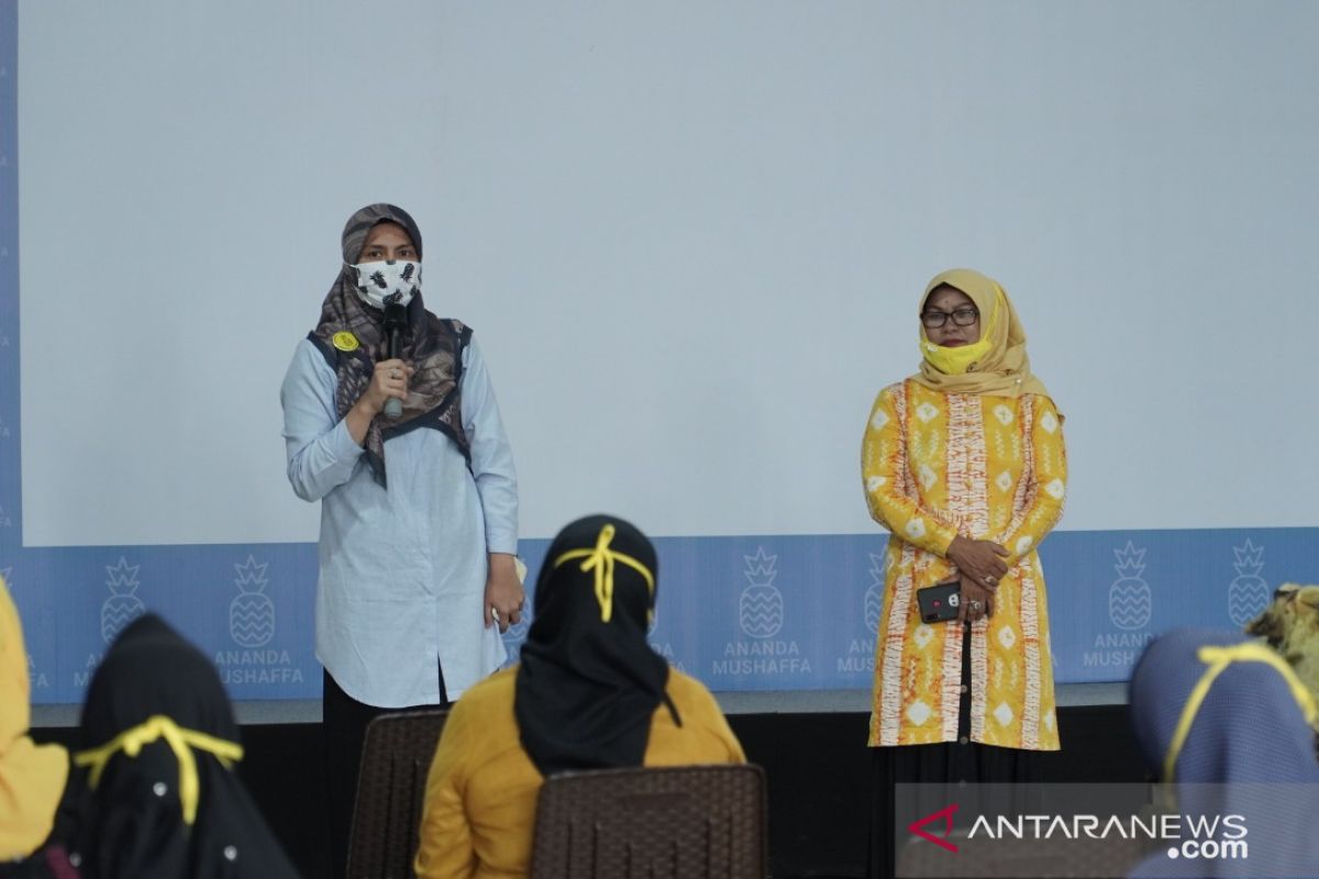 HWK: Perempuan Golkar harus dukung Hj Ananda di Pilkada Kota Banjarmasin