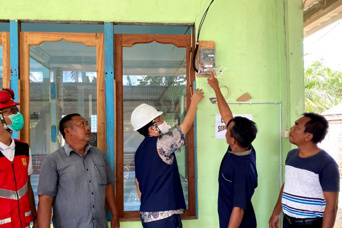 PLN Nyalakan Listrik 4 Desa di Sanggau dan Melawi