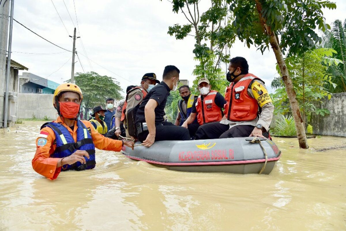 Gubernur Sumut tinjau banjir Tebing Tinggi