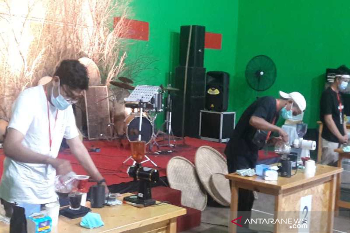 Puluhan pemuda ikuti lomba menyeduh kopi di Temanggung