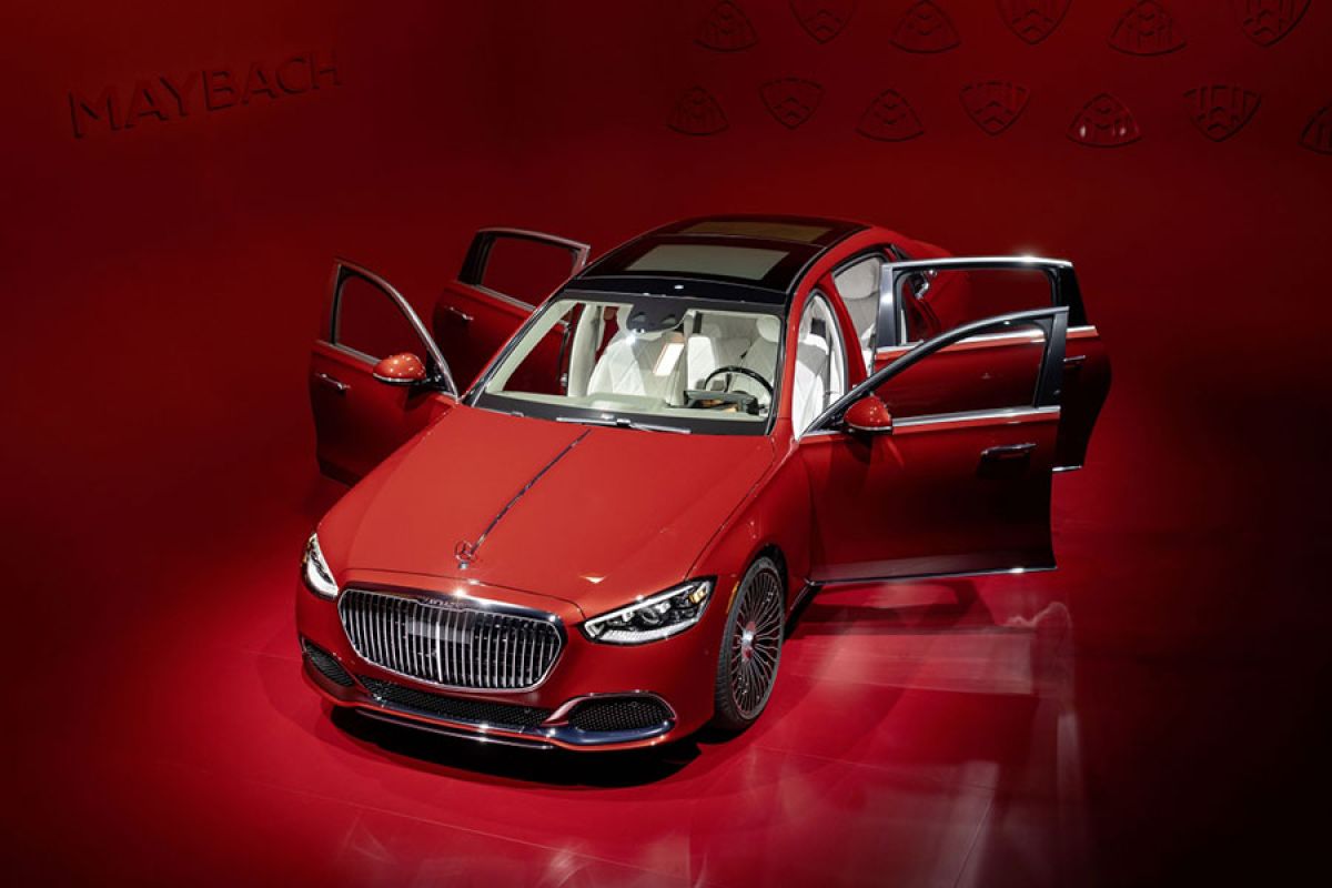 Melongok mewahnya Mercedes-Maybach S-Class berbanderol Rp3 miliaran