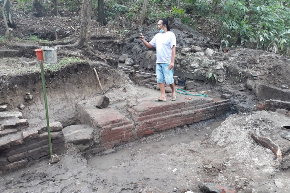 Arkeolog temukan struktur petirtaan Gunung Klotok Kediri miliki dua bilik