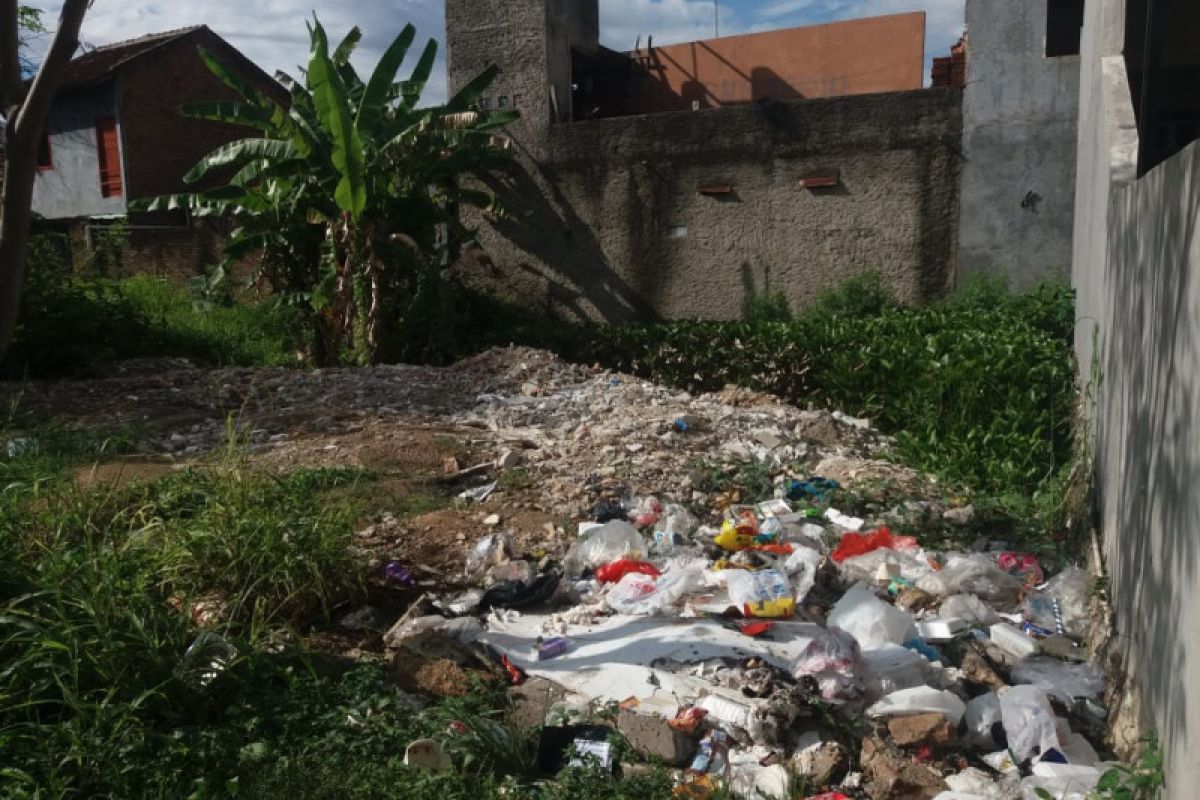Banyak warga Bandarlampung masih membuang sampah sembarangan
