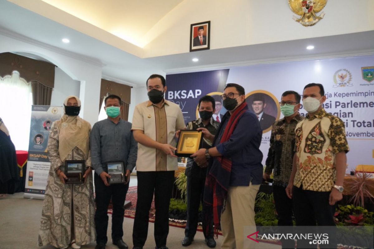 Rombongan BKSAP kunjungan ke Padang Panjang