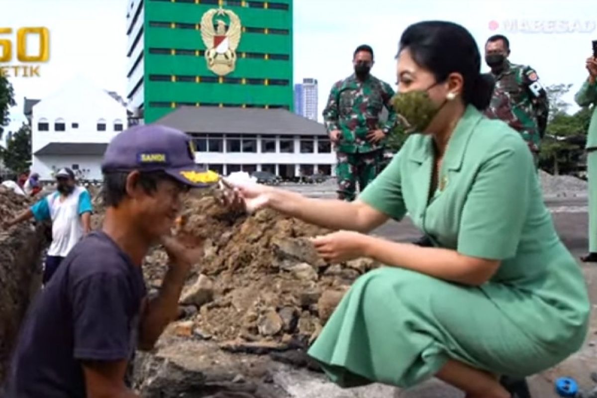 Kasad kagumi sosok Sandi, pekerja difabel di proyek Mabesad