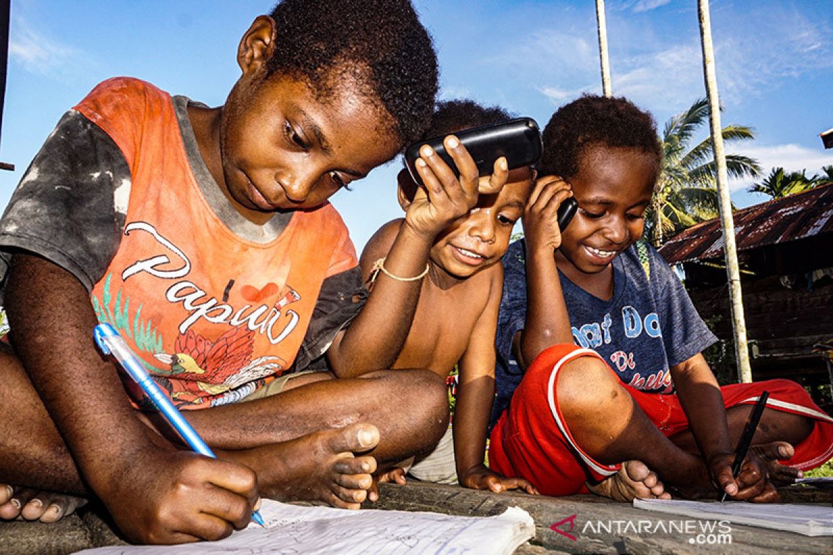 Scholarship funding in Papua now managed by local govts