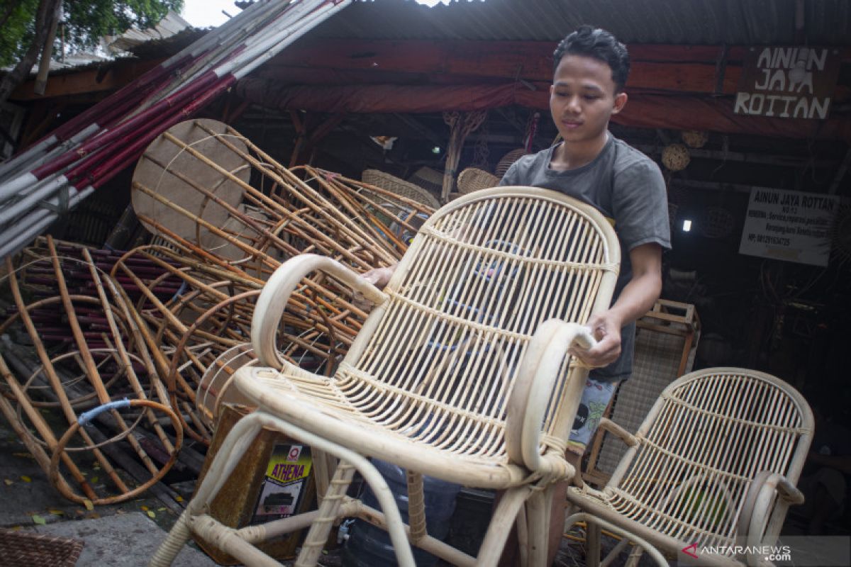 Industri mebel dan kerajinan keluhkan kelangkaan bahan baku rotan