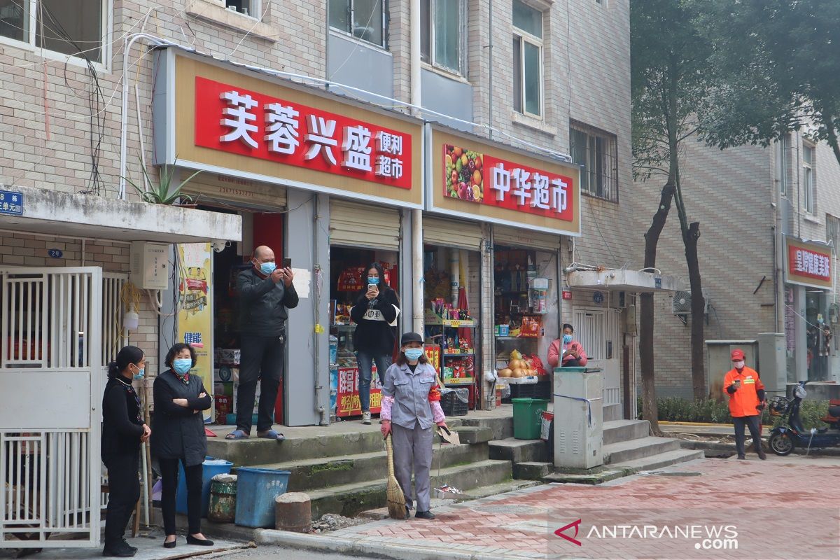 Masyarakat Wuhan divaksin, masing-masing dapat dua suntikan