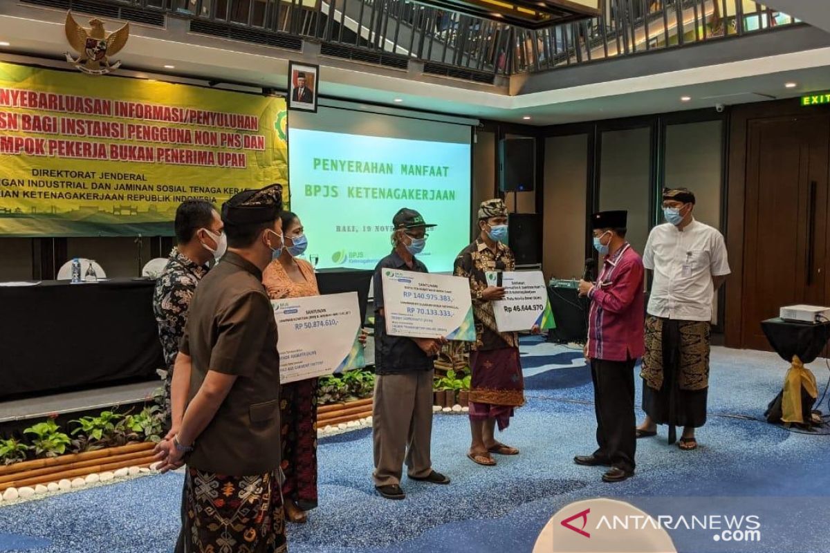 BPJAMSOSTEK Denpasar serahkan klaim jaminan tiga ahli waris peserta