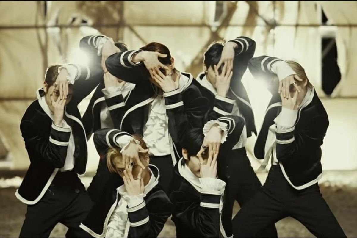 ENHYPEN debut dengan lagu "Given-Taken" yang enerjik