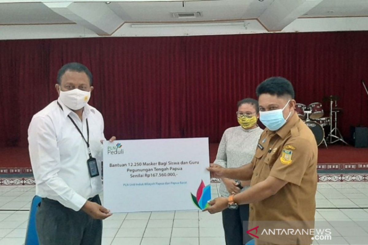 PLN serahkan bantuan 12.250 masker bagi siswa di pegunungan tengah Papua