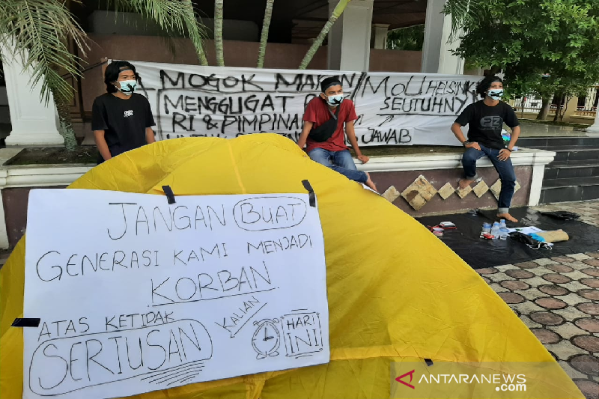 Pemuda Aceh gelar aksi mogok makan di depan gedung DPRA