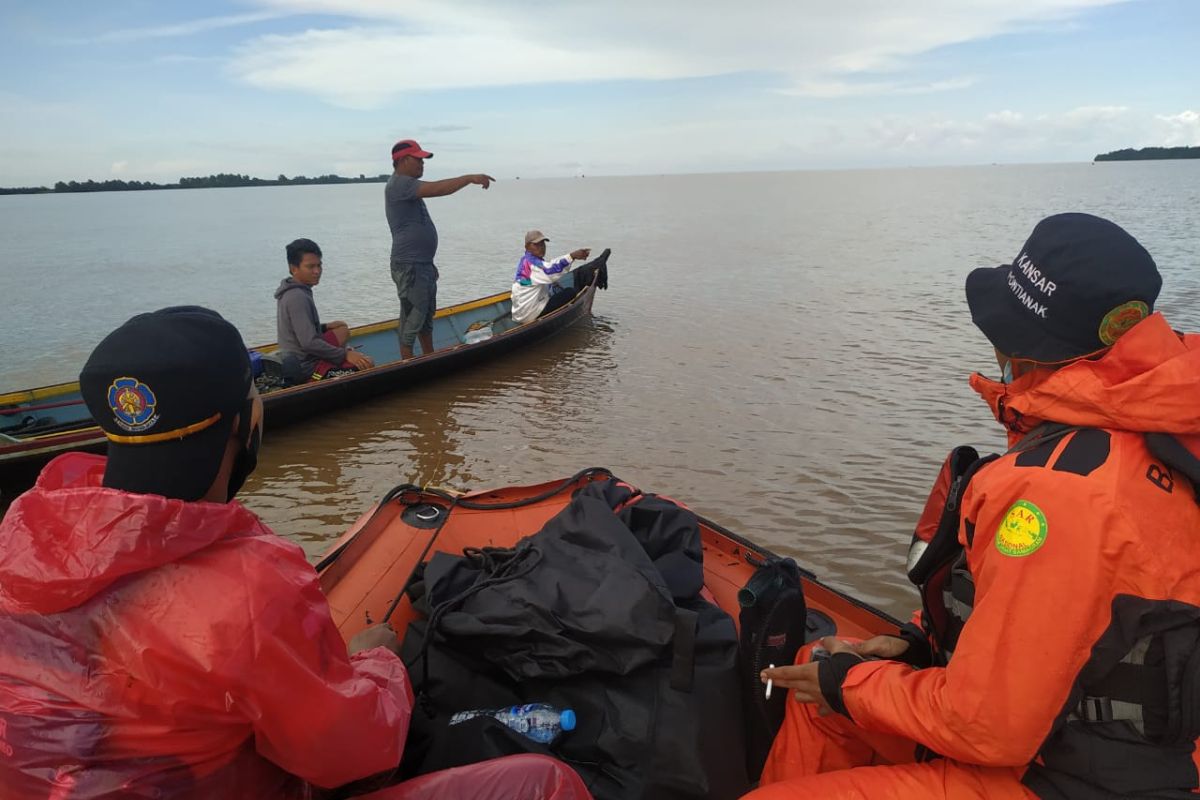 SAR Pontianak cari seorang penumpang sampan karam di Sungai Kakap