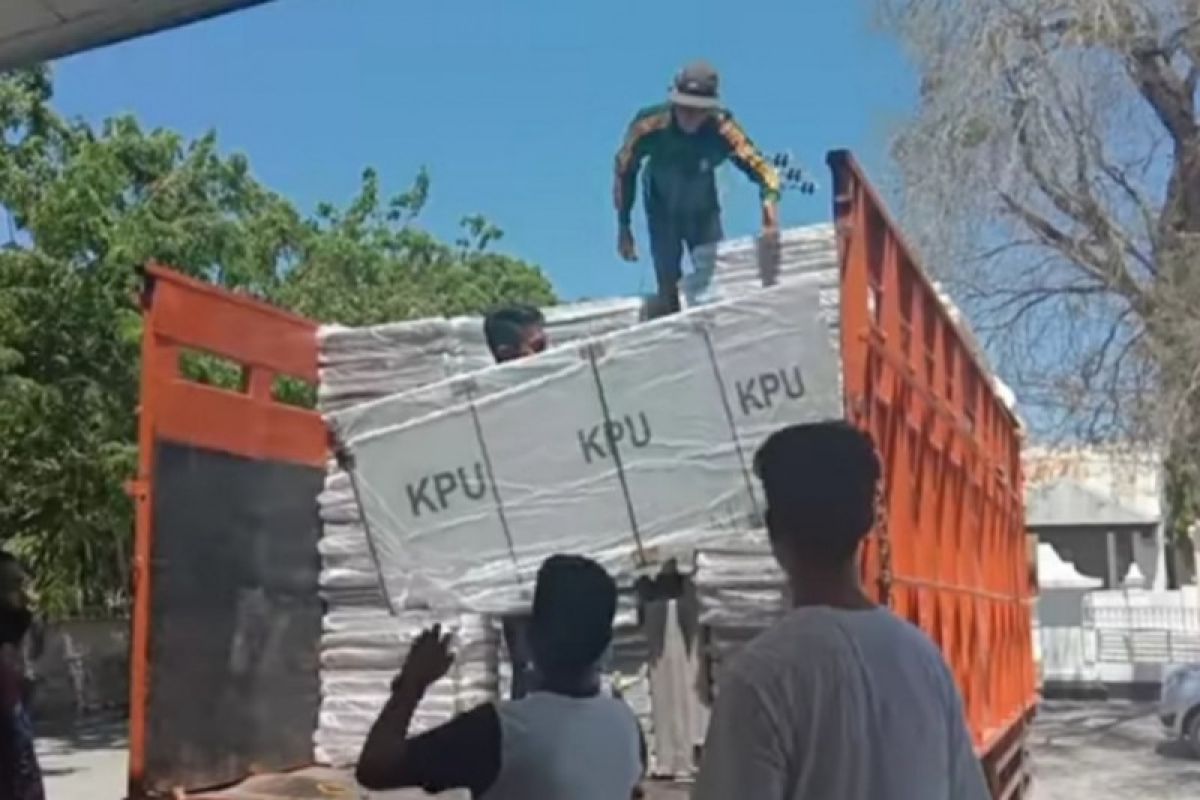KPUD Sumba Timur prioritaskan penyaluran logistik di wilayah tersulit