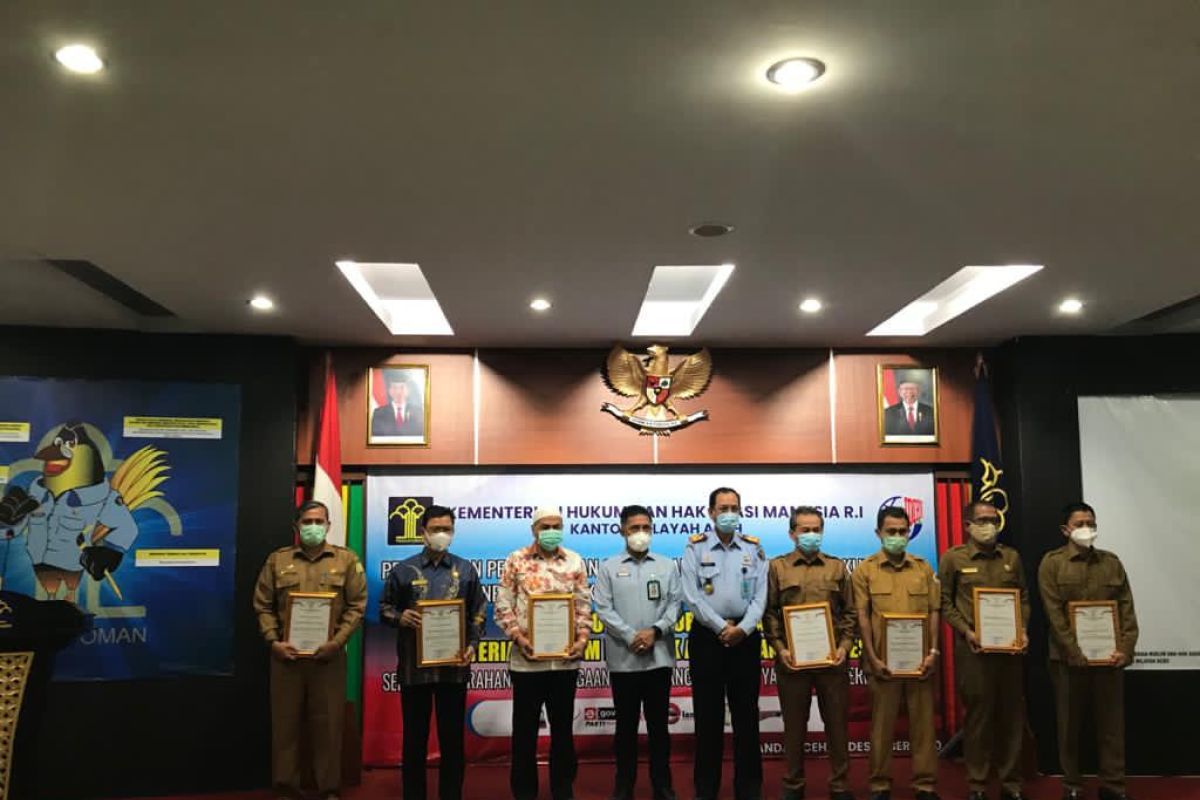 Pemkab Aceh Jaya boyong dua penghargaan dari Kemenkum Ham