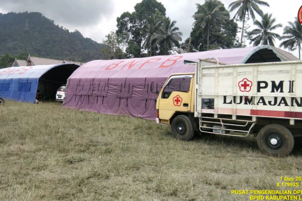 Pemkab Lumajang siapkan posko pengungsian warga terdampak erupsi Gunung Semeru