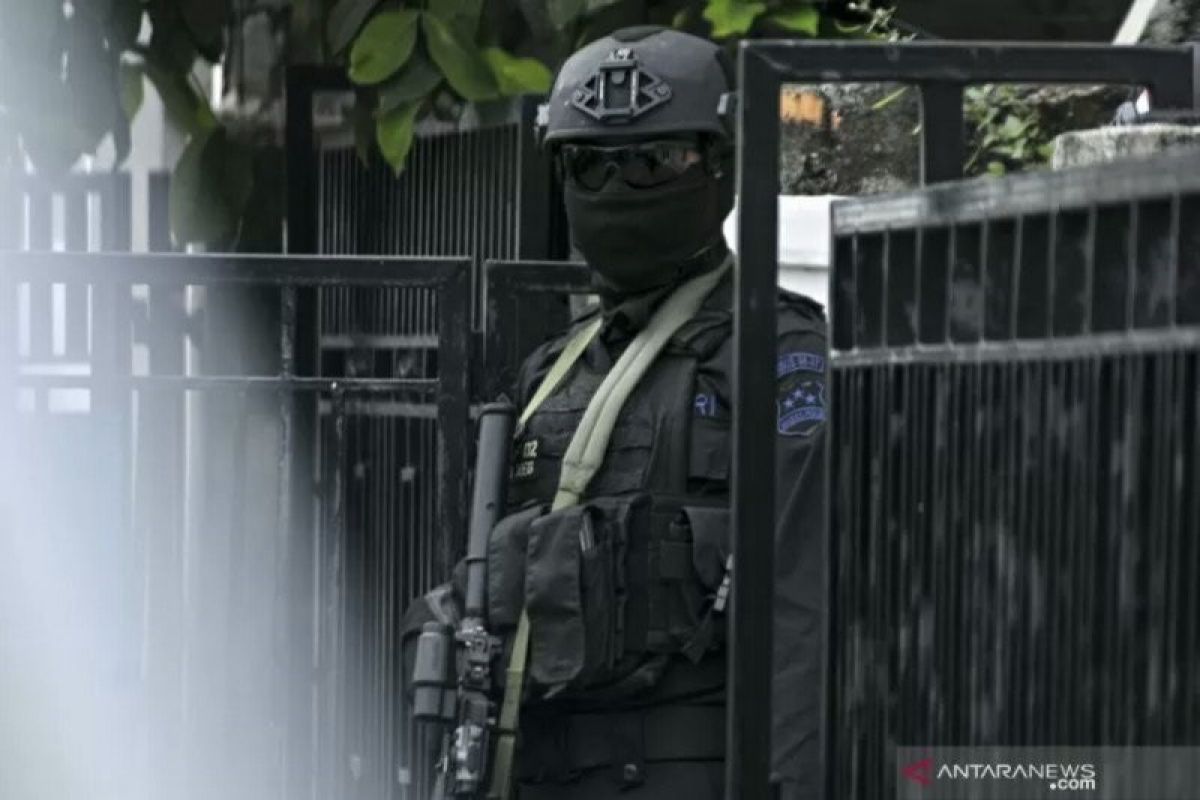 Tim Densus 88 tangkap seorang terduga teroris di palembang