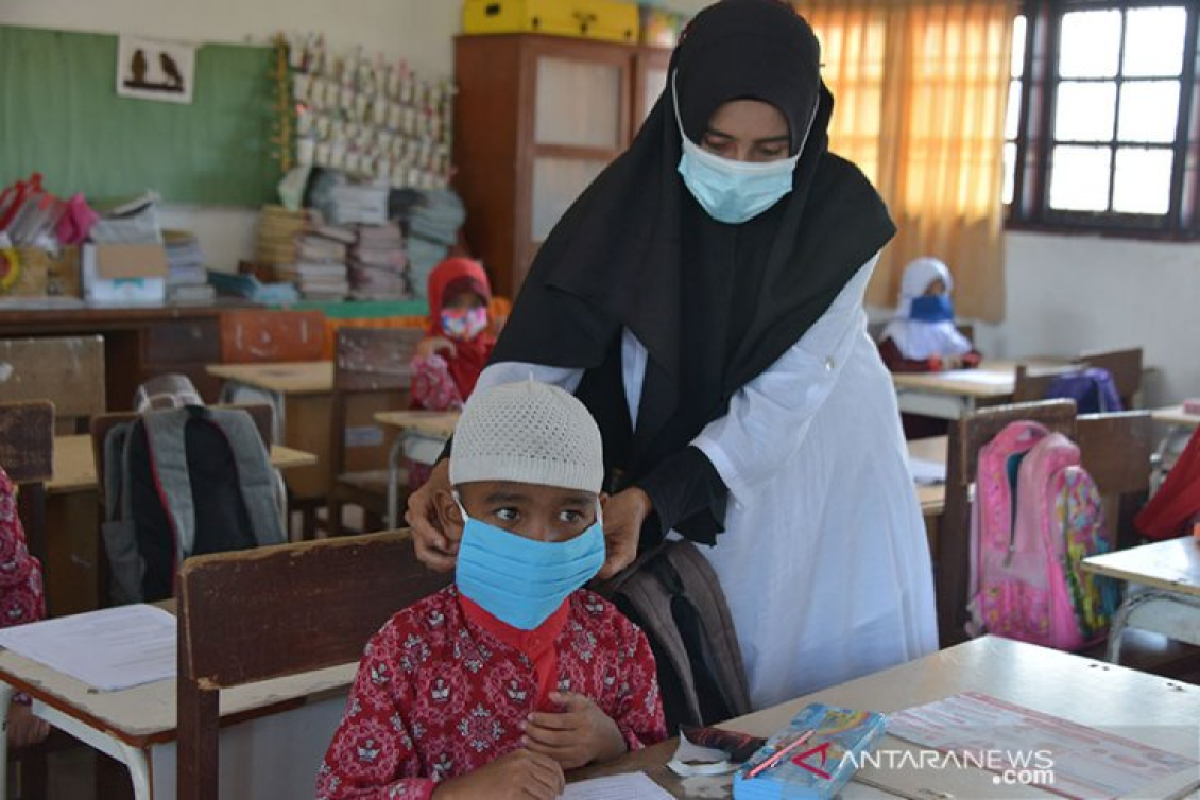 Masker  untuk murid sekolah dasar kebesaran, begini tanggapan wali kota Banda Aceh