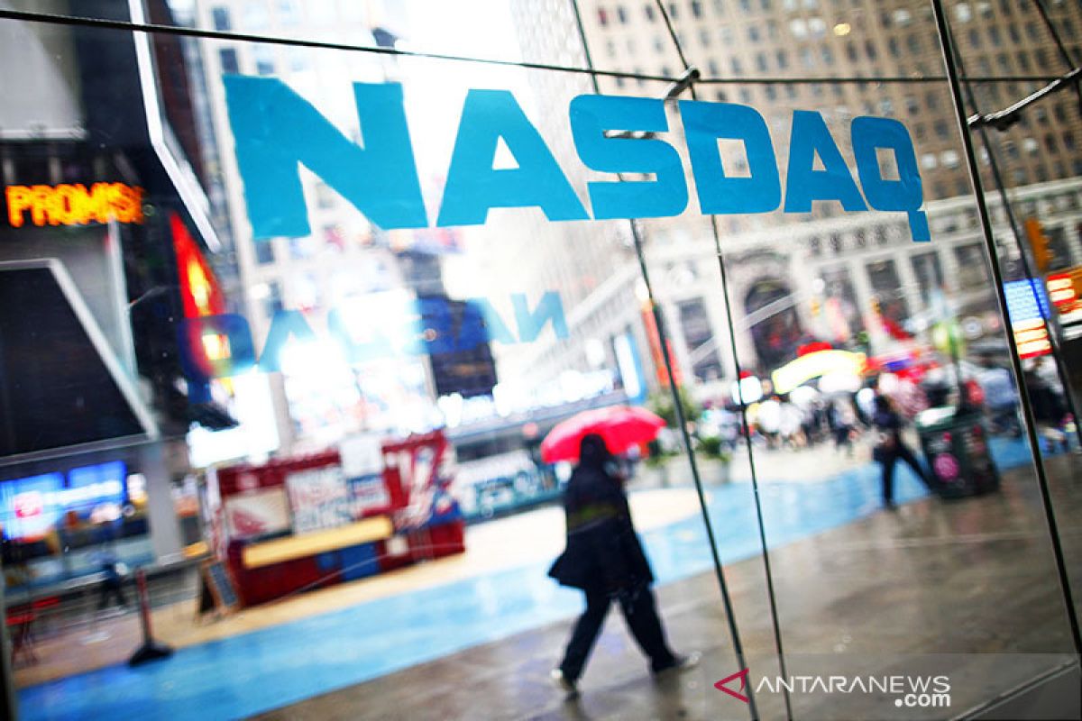 Wall Street bervariasi pada akhir perdagangan dengan Nasdaq ditutup di rekor tertinggi