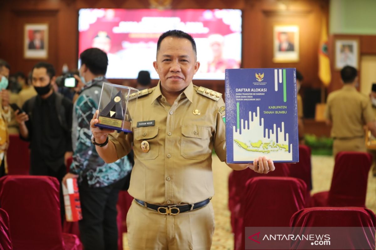 Tanah Bumbu obtains top audit grade for the 7th times