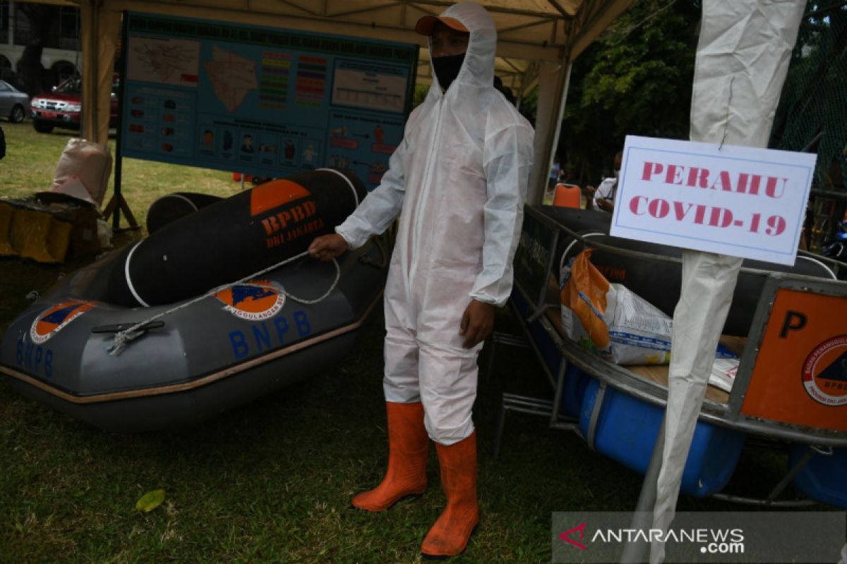 Perahu COVID-19 dipastikan siaga di pengungsian banjir