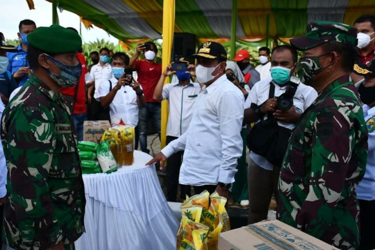 Gubernur Sumut dan Pangdam I/BB salurkan bantuan bagi korban banjir