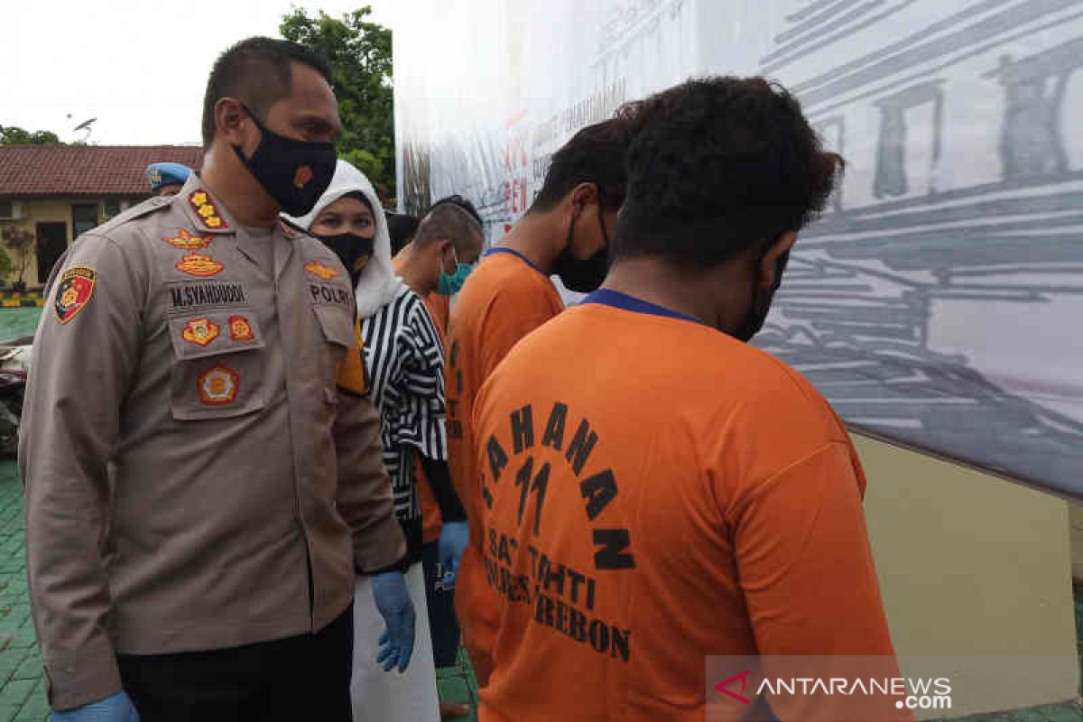 Dua anggota geng motor tembaki warga dengan 