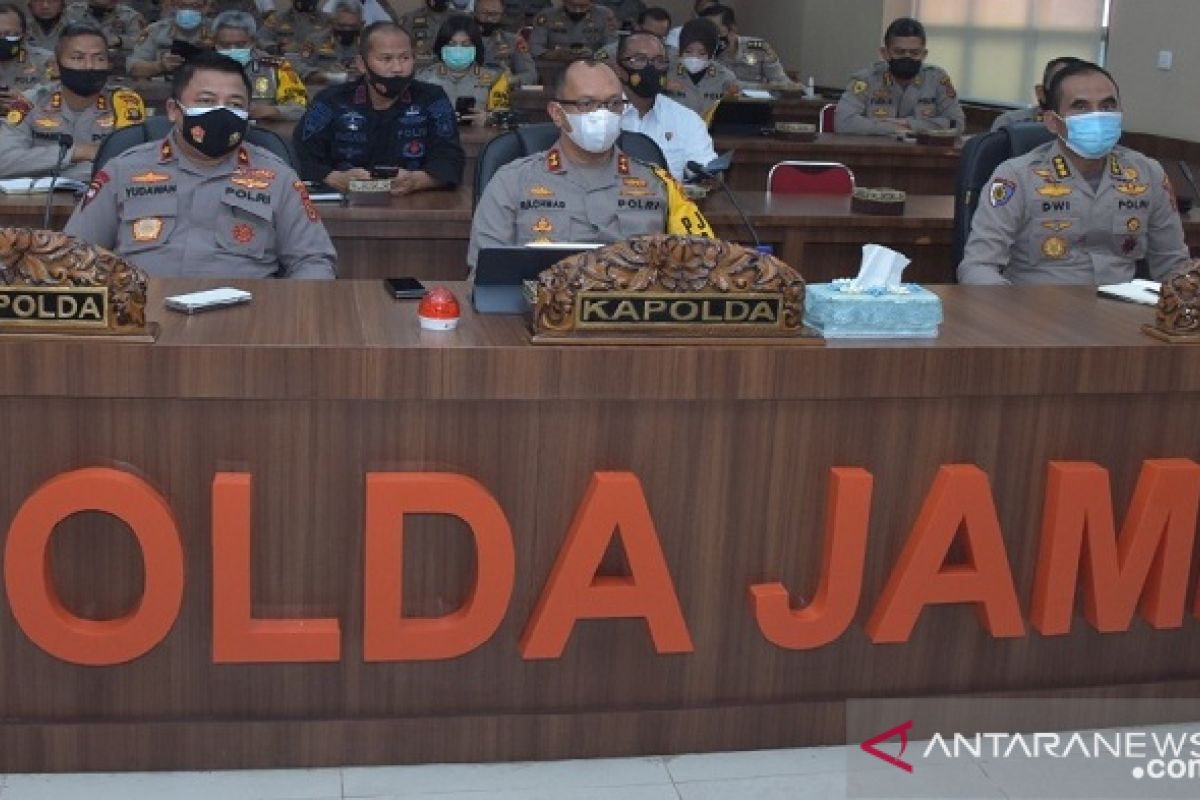 Kapolda Jambi gelar 'vicon' pengaman pilkada dengan para kapolres