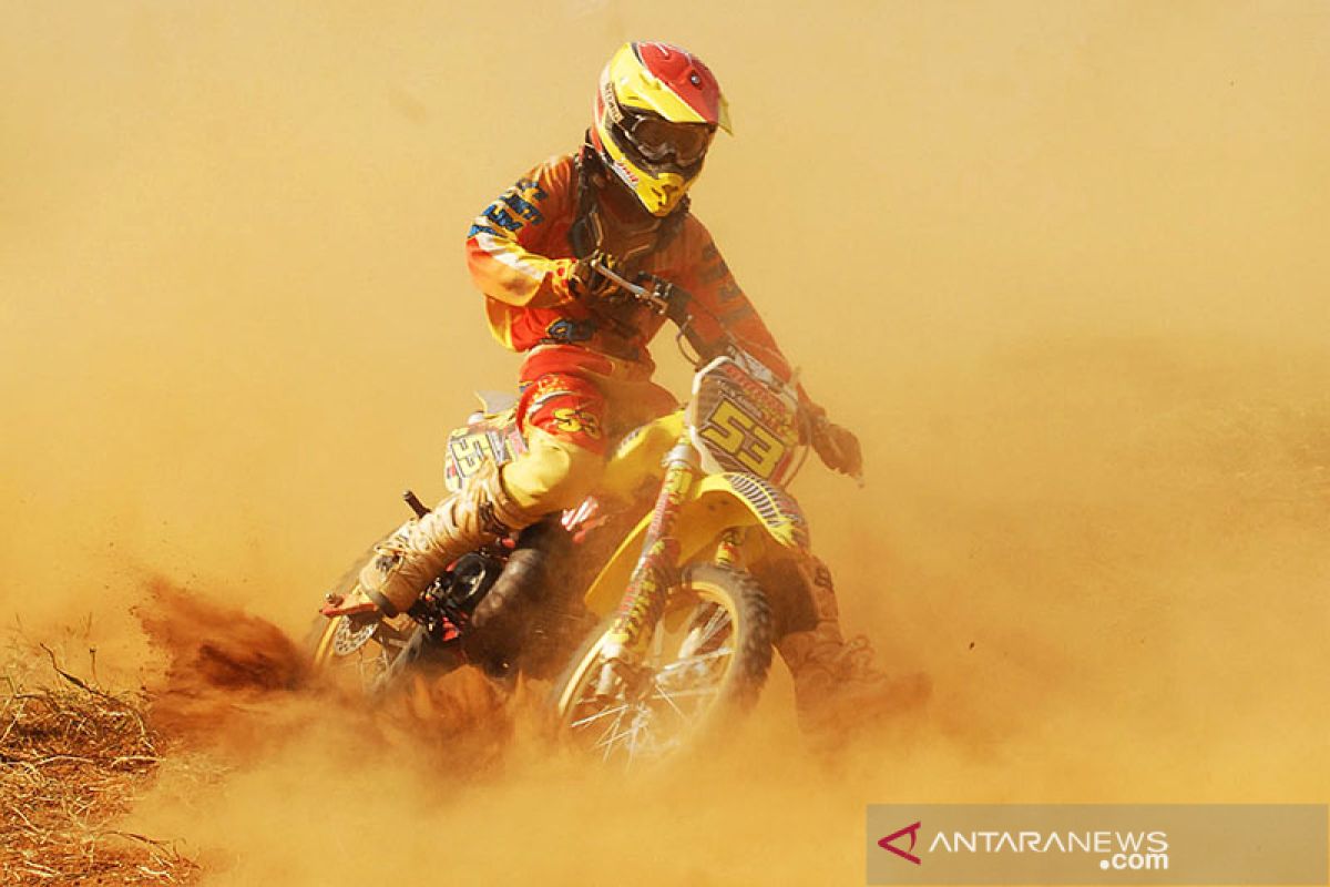 Riding gear yang aman untuk berkendara "offroad"