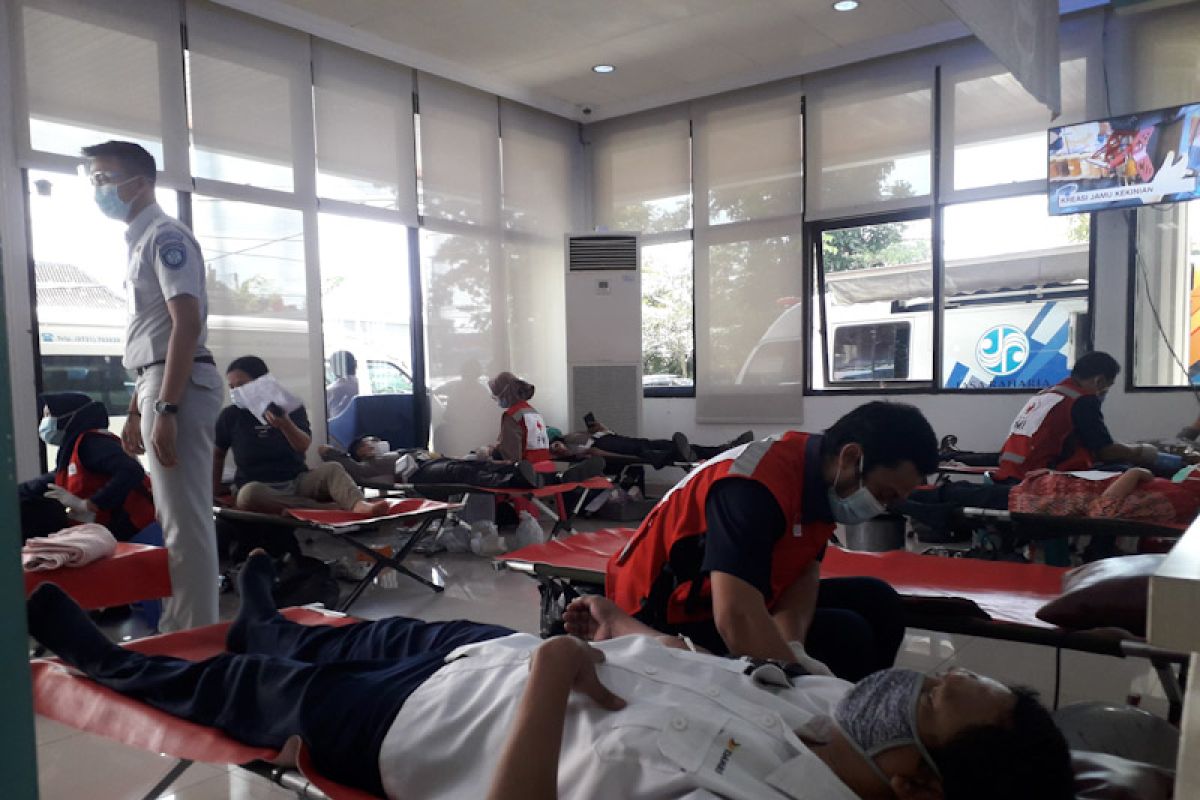 Jasa Raharja Lampung gelar donor darah sambut HUT ke-60