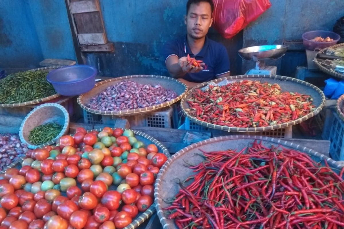 Harga cabai di  pasar tradisional di Lebak naik signifikan