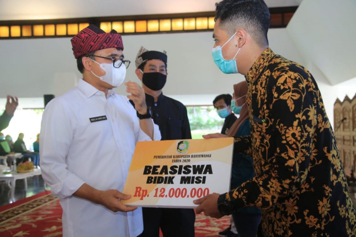 Mahasiswa Banyuwangi dari keluarga terdampak pandemi COVID-19 peroleh beasiswa